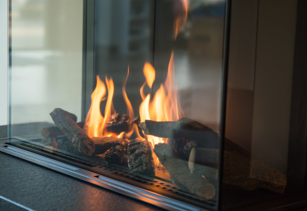 igniting operating gas fireplace