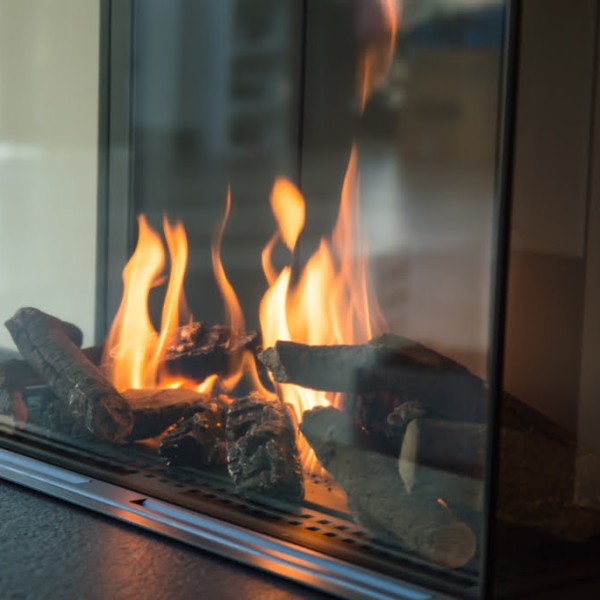 igniting operating gas fireplace